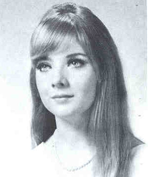 Gloria MacGarry 